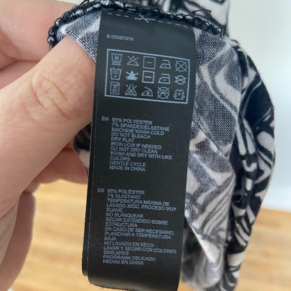 Backless Printed Mini Dress - Picture 3 of 4